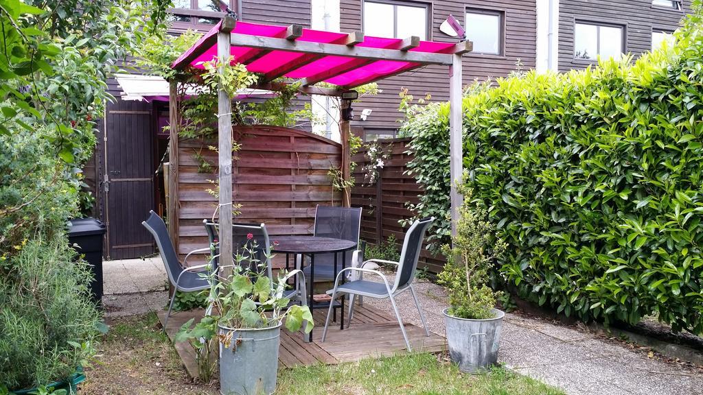 Apartment Duplex14h 1er Etage Jardinet 1 Parking Ou Studio14b Rdc Terrasse Sans Parking La Rochelle (Charente-Maritime)